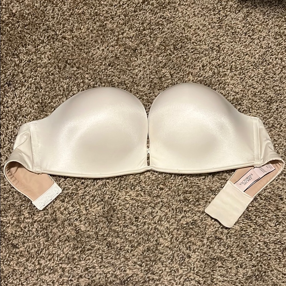 Victoria secret Bombshell White Strapless Bra 32D